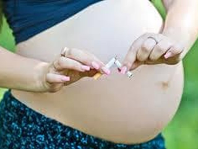 El tabaquismo pasivo durante el embarazo también afecta al desarrollo cognitivo de los bebés